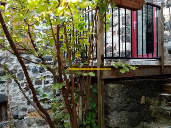 Maison en pierre rénovée à Saint-Pons - 40 m2 