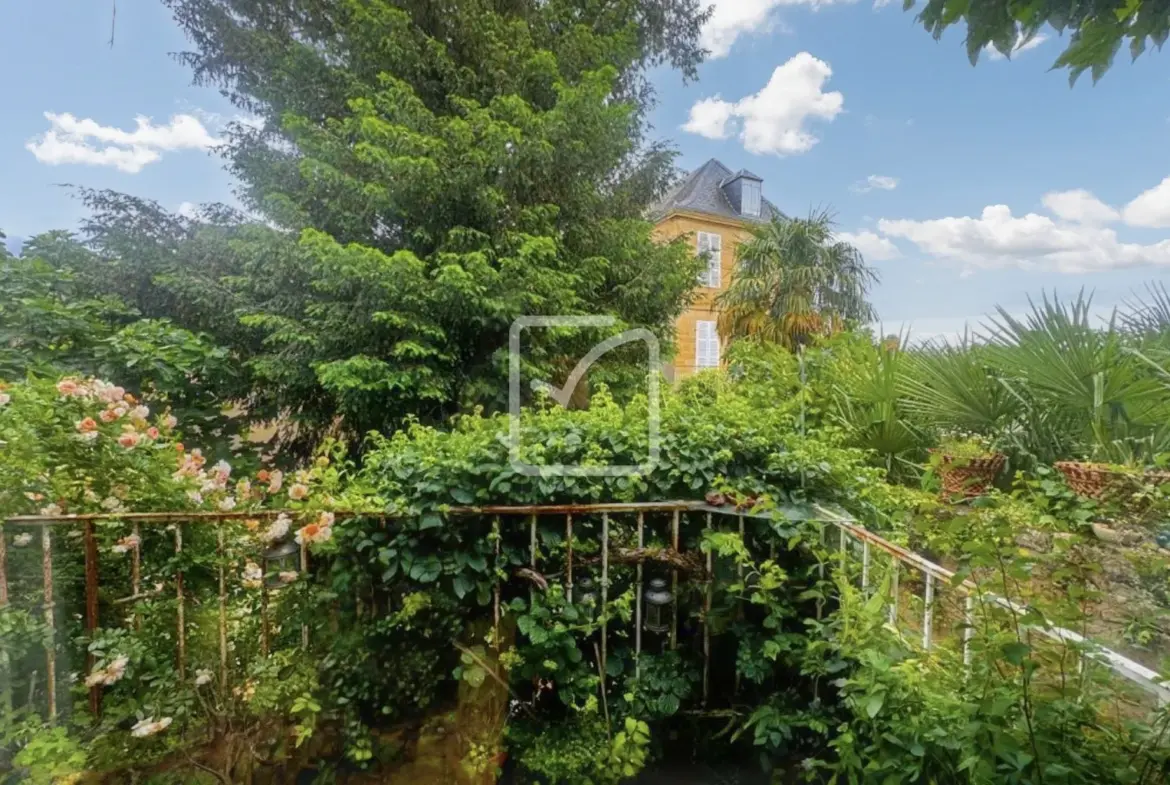 Maison de ville avec jardin à Gourdon - 4 niveaux 