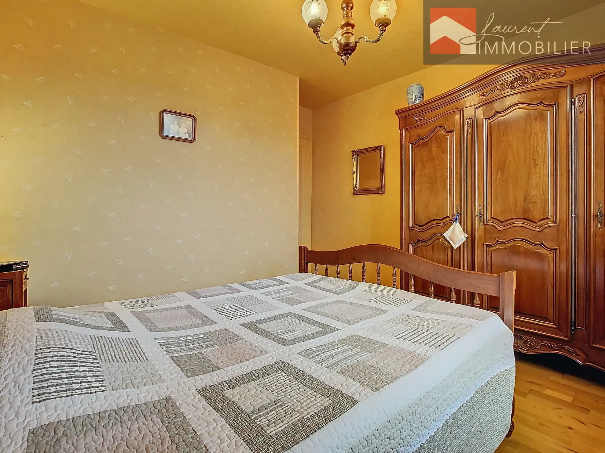 À vendre : Maison spacieuse avec terrasses à Saint-Bénigne 
