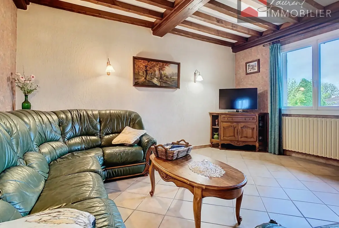 À vendre : Maison spacieuse avec terrasses à Saint-Bénigne 