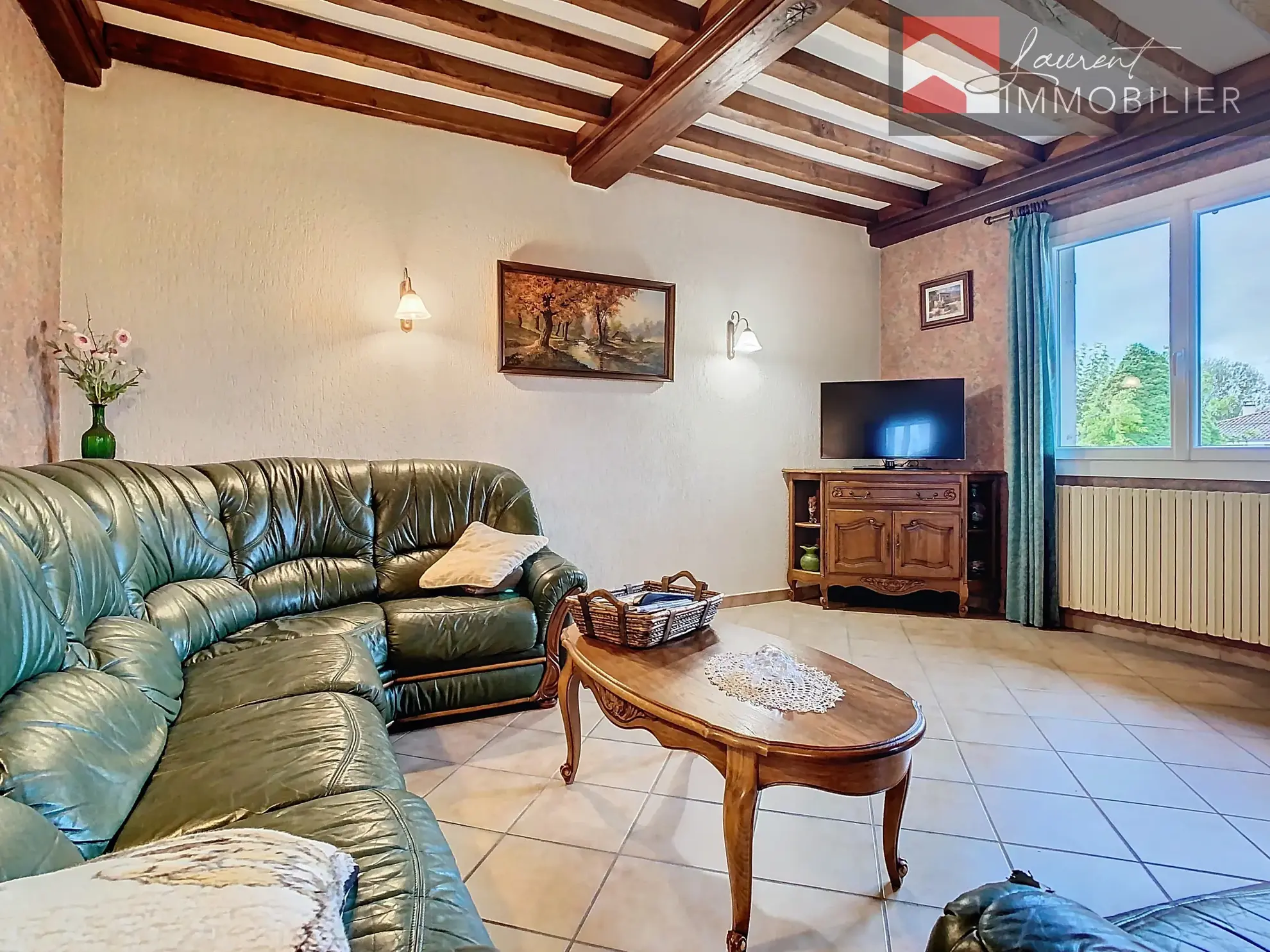 À vendre : Maison spacieuse avec terrasses à Saint-Bénigne 