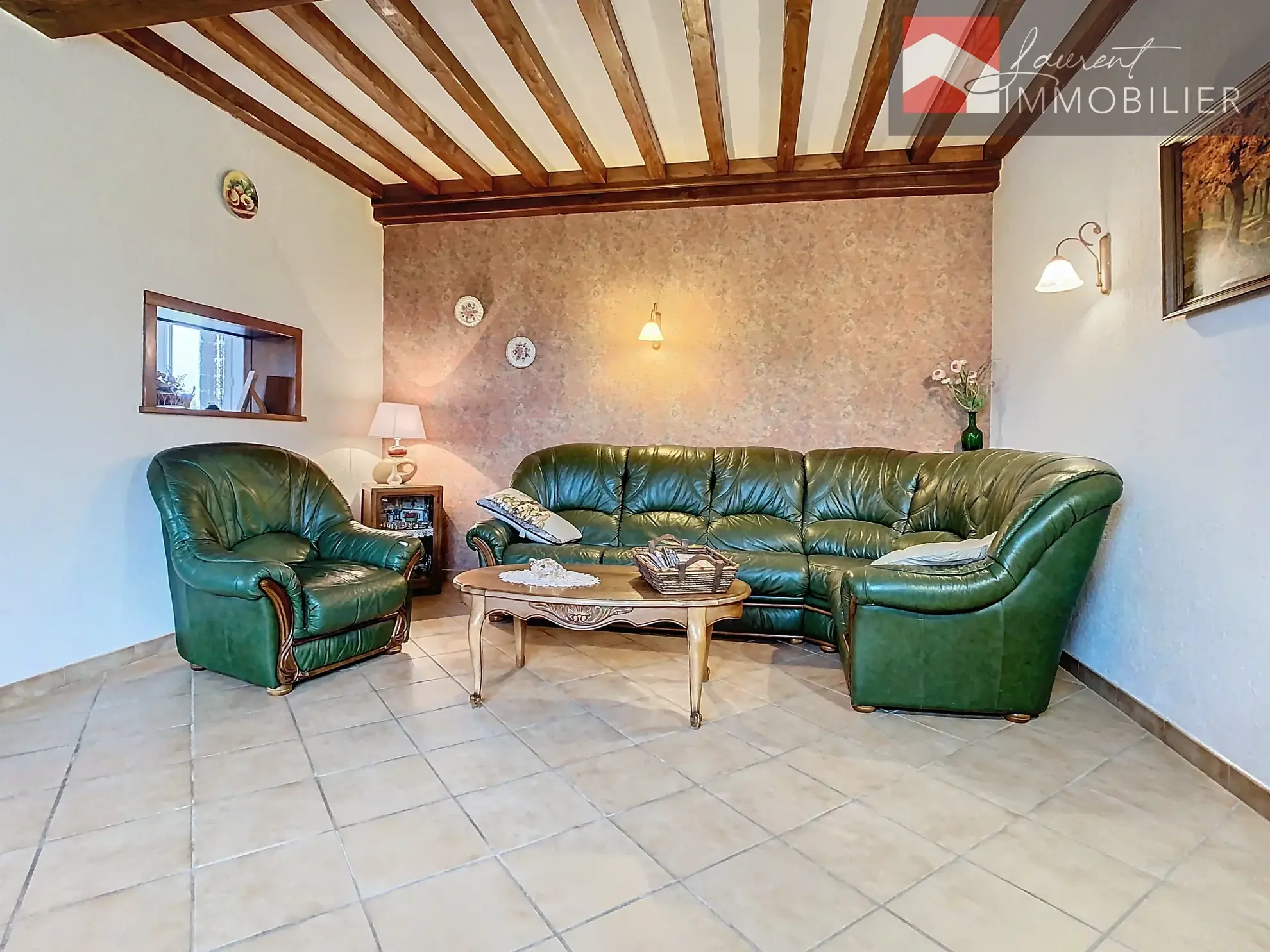 À vendre : Maison spacieuse avec terrasses à Saint-Bénigne 