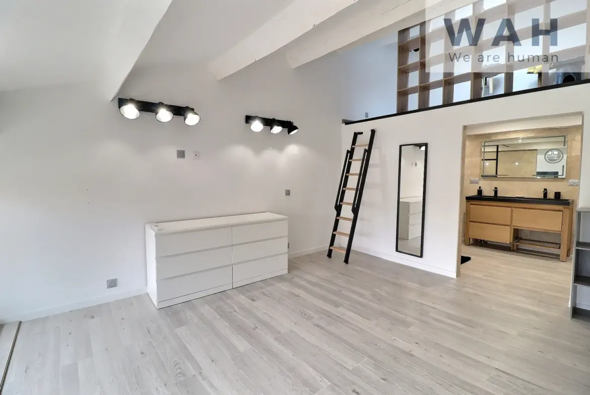 Maison de ville Duplex à Lunel 34400 - 2 pièces rénovées 