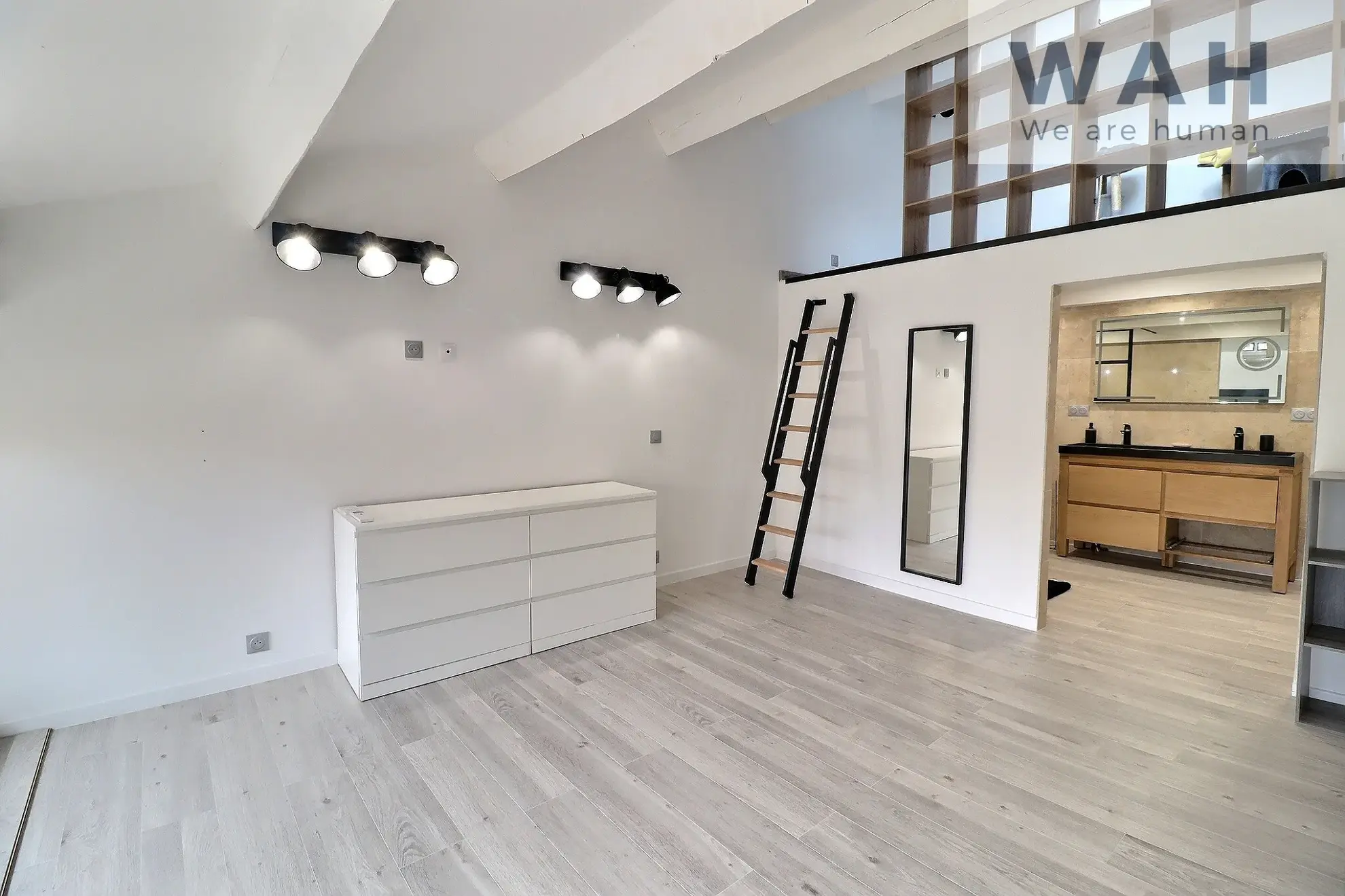 Maison de ville Duplex à Lunel 34400 - 2 pièces rénovées 