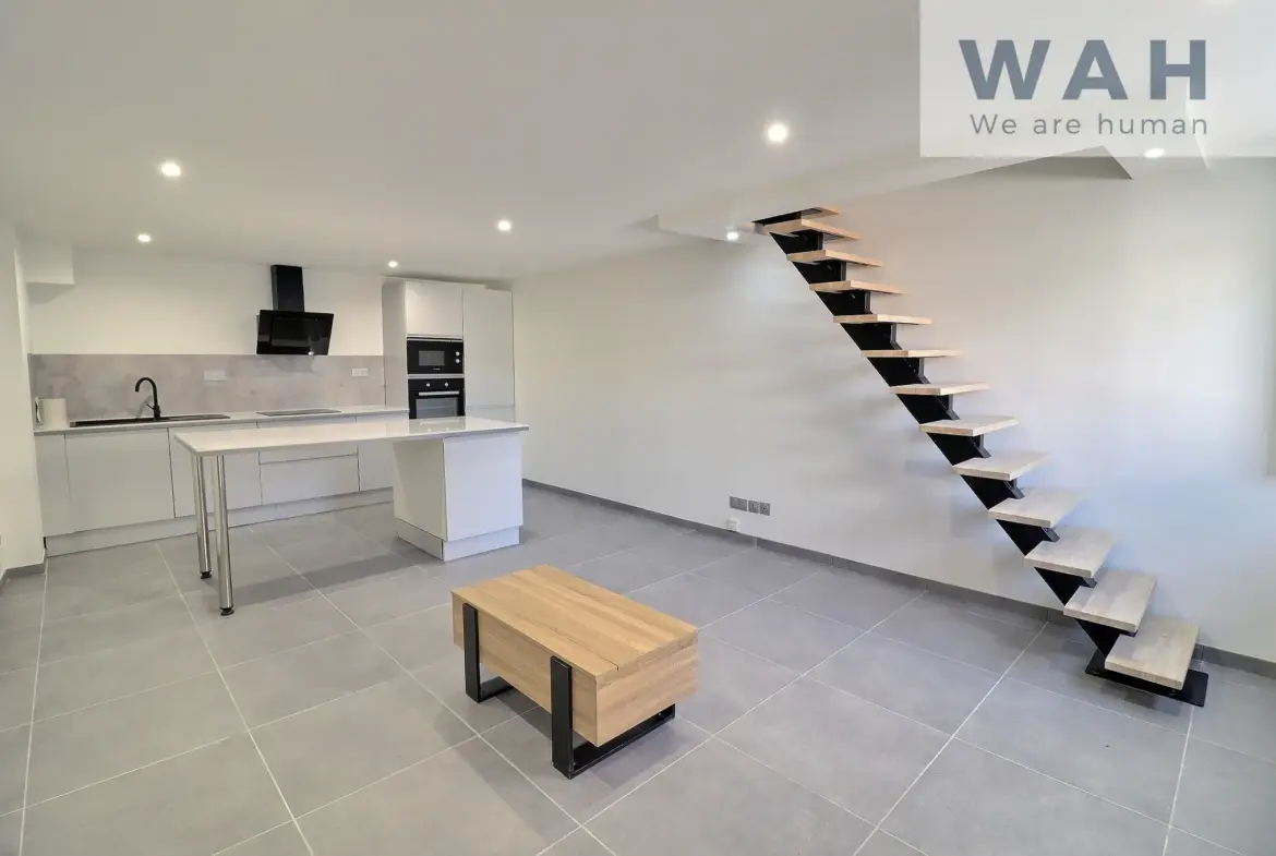 Maison de ville Duplex à Lunel 34400 - 2 pièces rénovées 