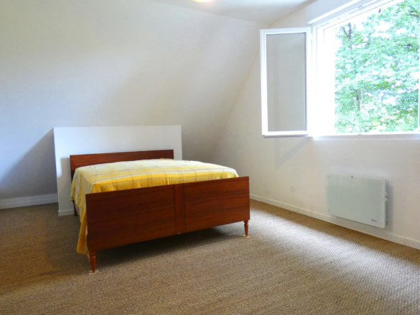 Maison rénovée avec 4 chambres à St Illide 
