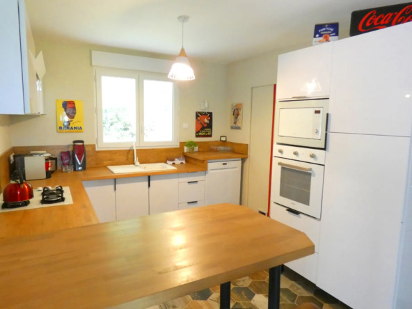 Maison rénovée avec 4 chambres à St Illide 