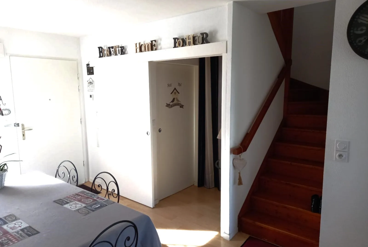 Maison moderne à Saint-Barthelemy-D'Anjou avec 3 chambres et jardin 
