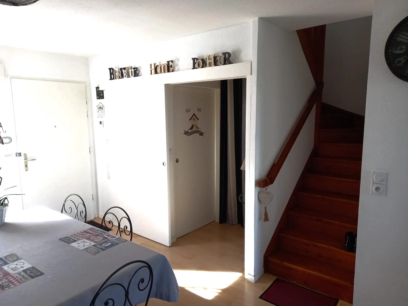 Maison moderne à Saint-Barthelemy-D'Anjou avec 3 chambres et jardin 