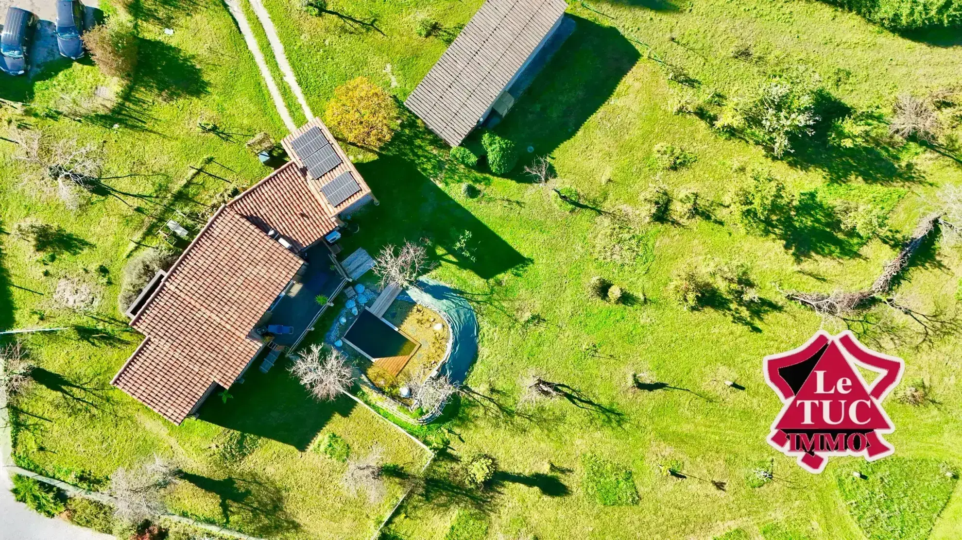 Maison écologique 2 chambres, 3,5 ha de terrain et piscine à Villeneuve-sur-Lot 