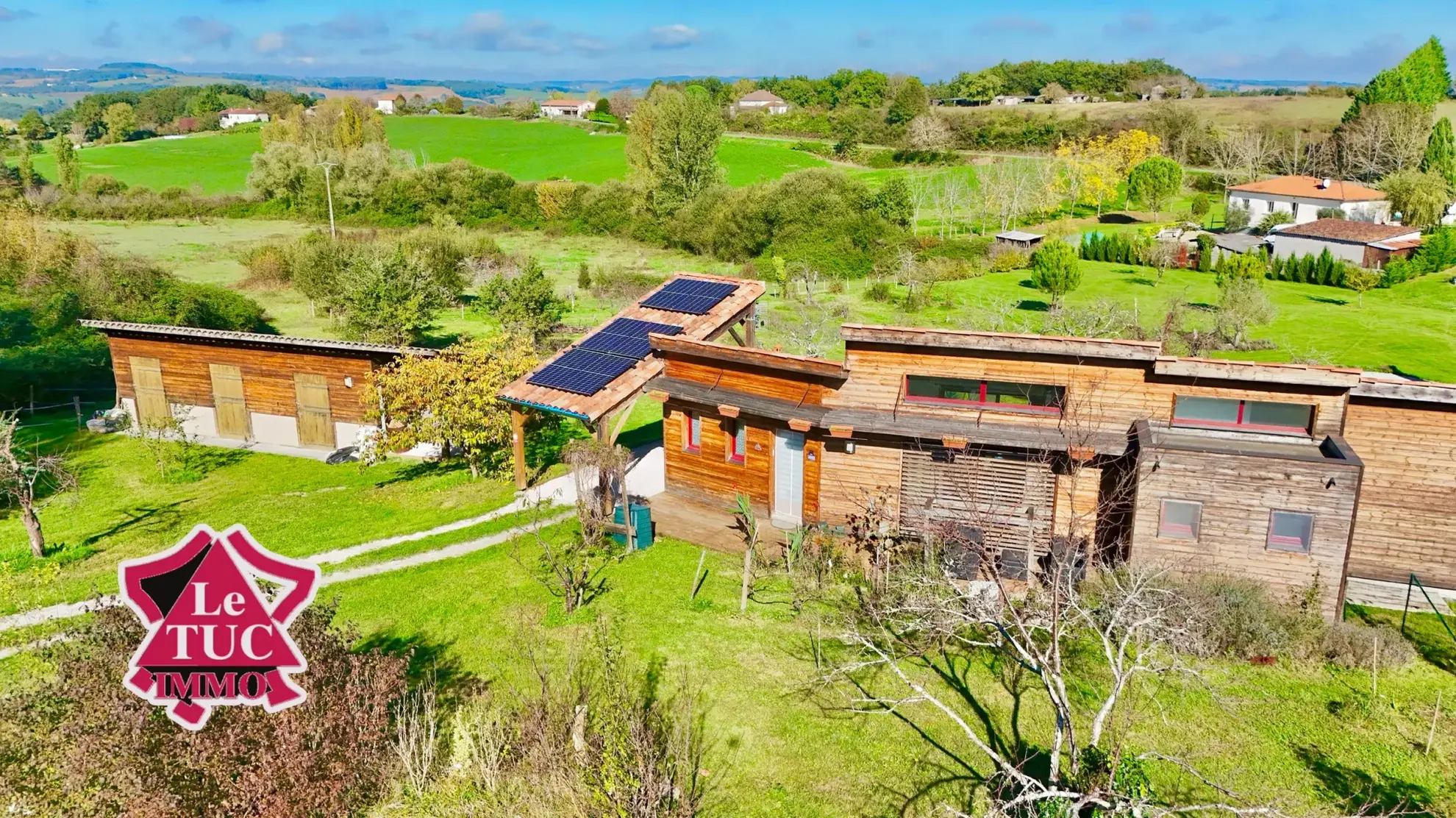 Maison écologique 2 chambres, 3,5 ha de terrain et piscine à Villeneuve-sur-Lot 
