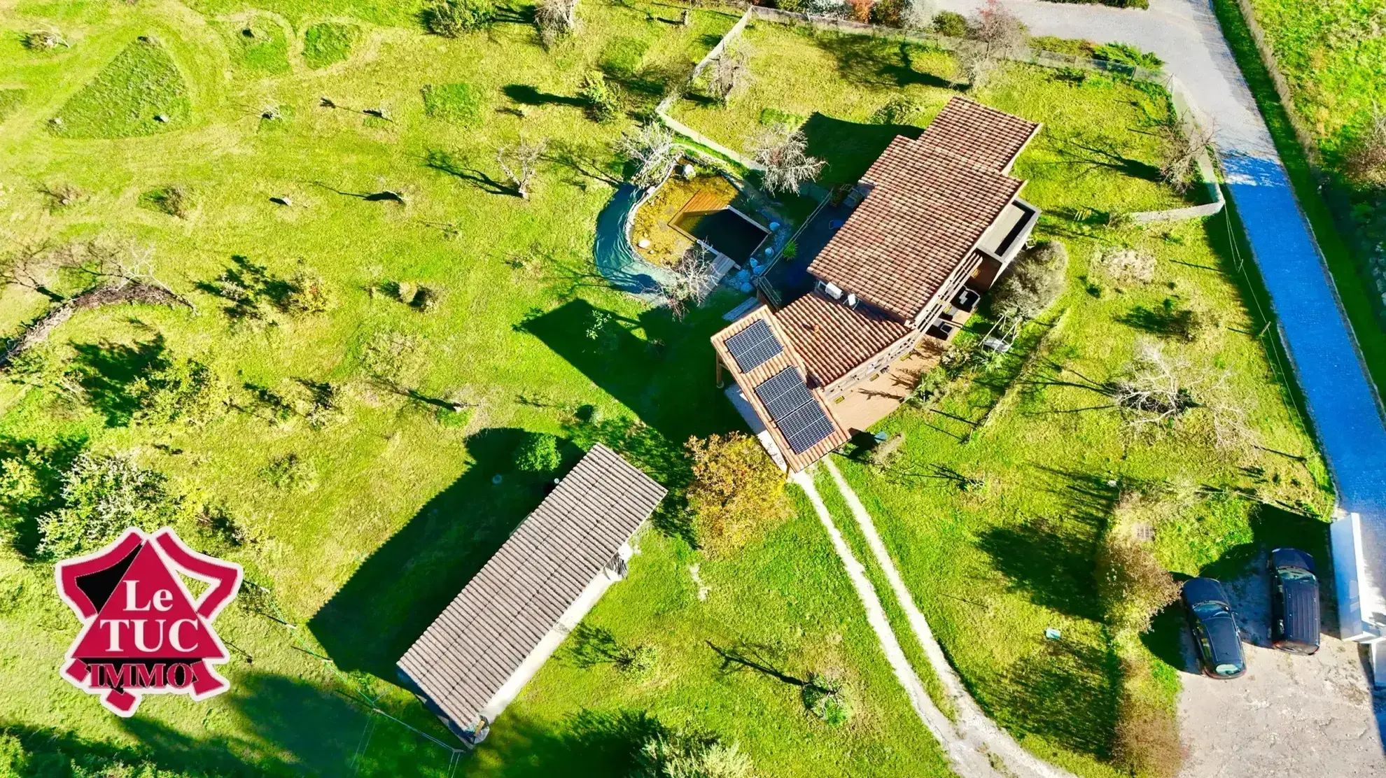 Maison écologique 2 chambres, 3,5 ha de terrain et piscine à Villeneuve-sur-Lot 