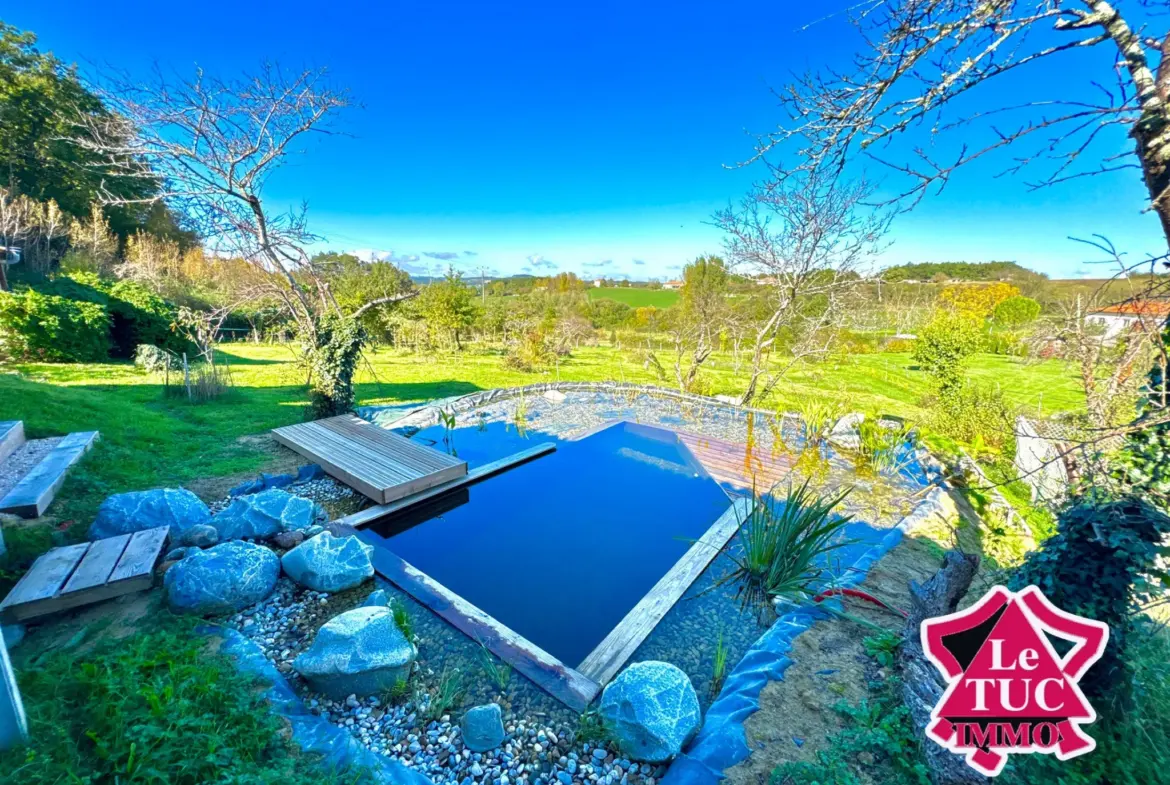 Maison écologique 2 chambres, 3,5 ha de terrain et piscine à Villeneuve-sur-Lot 