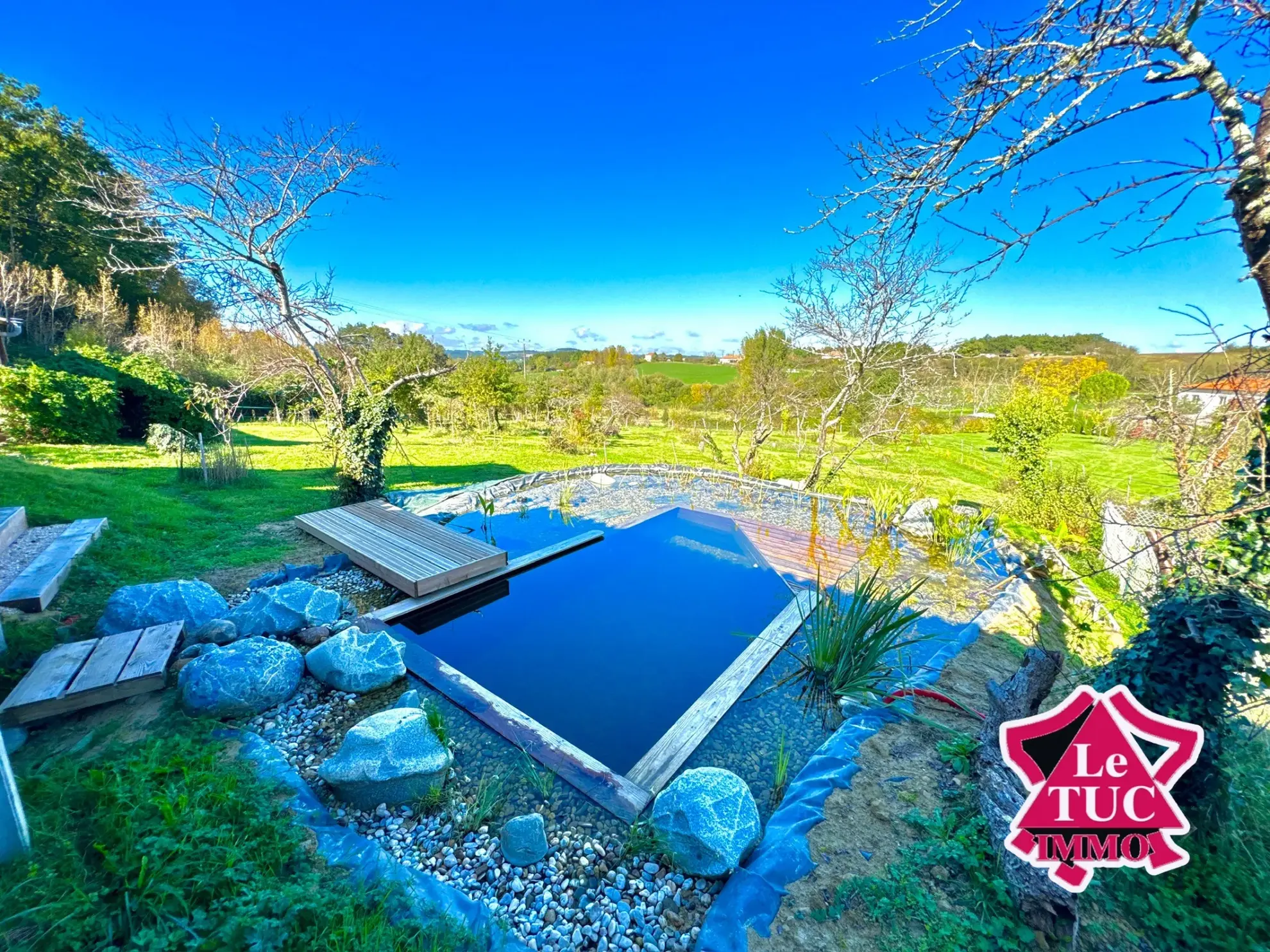 Maison écologique 2 chambres, 3,5 ha de terrain et piscine à Villeneuve-sur-Lot 