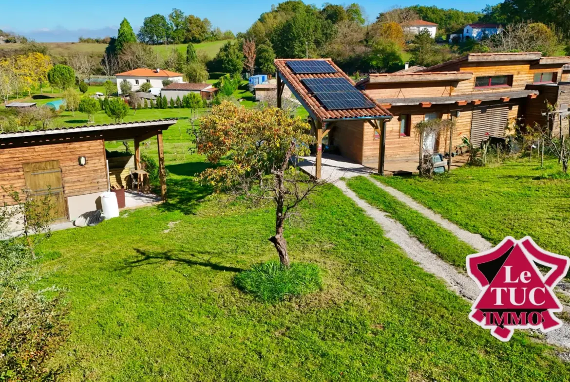 Maison écologique 2 chambres, 3,5 ha de terrain et piscine à Villeneuve-sur-Lot 