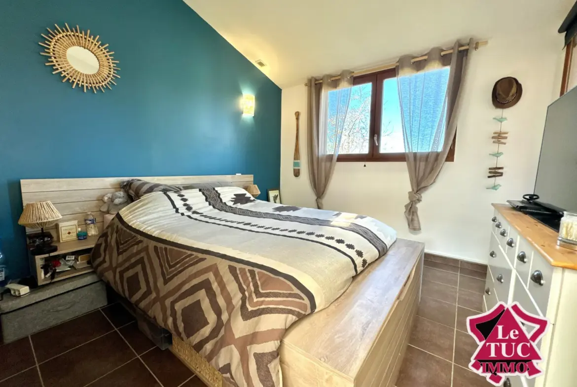 Maison écologique 2 chambres, 3,5 ha de terrain et piscine à Villeneuve-sur-Lot 