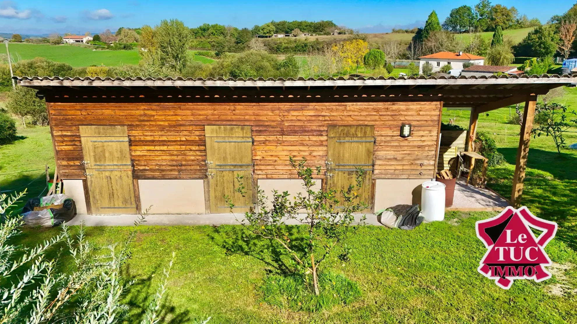 Maison écologique 2 chambres, 3,5 ha de terrain et piscine à Villeneuve-sur-Lot 