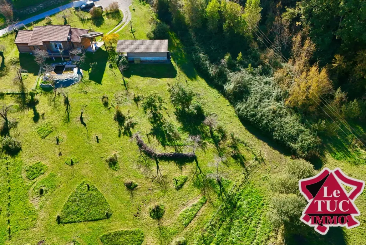 Maison écologique 2 chambres, 3,5 ha de terrain et piscine à Villeneuve-sur-Lot 