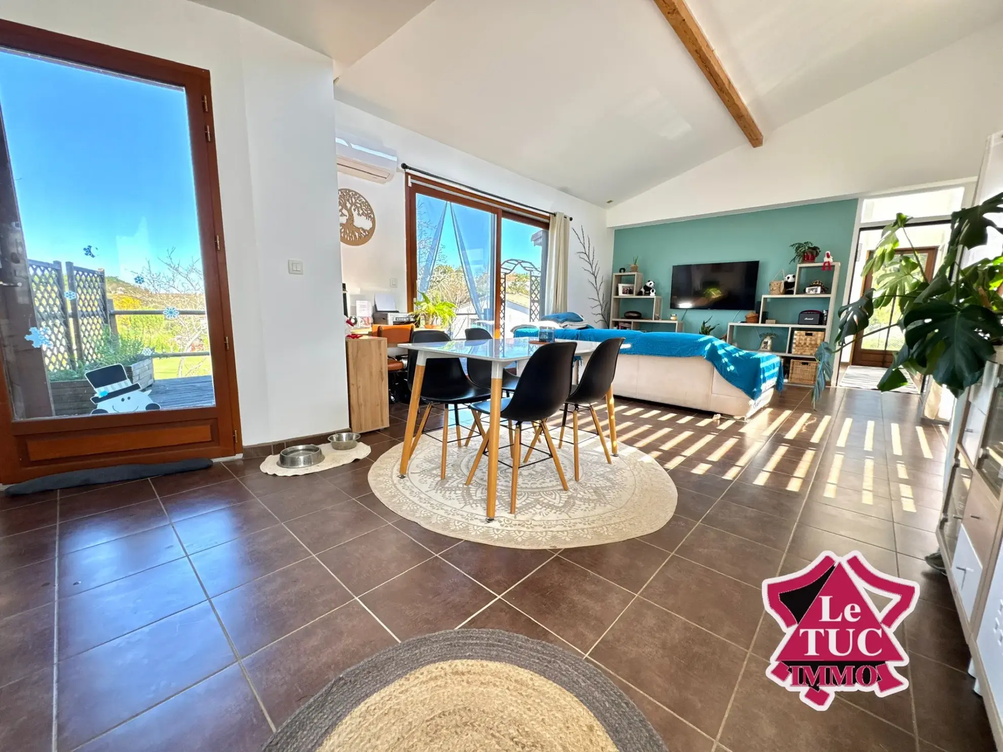 Maison écologique 2 chambres, 3,5 ha de terrain et piscine à Villeneuve-sur-Lot 