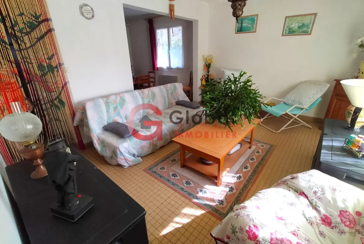 Maison à vendre à Aire sur l'Adour avec terrain spacieux et dépendances 