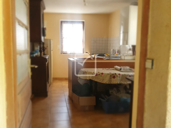 Maison de village à rénover avec jardin à Donzenac 