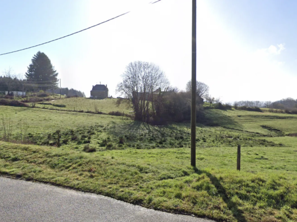 Terrain constructible de 2366 m² à vendre à Neuville 