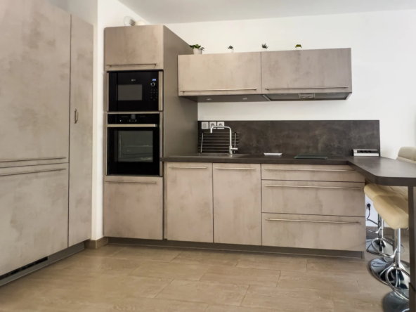 Appartement T2 standing avec parking à La Londe-les-Maures 