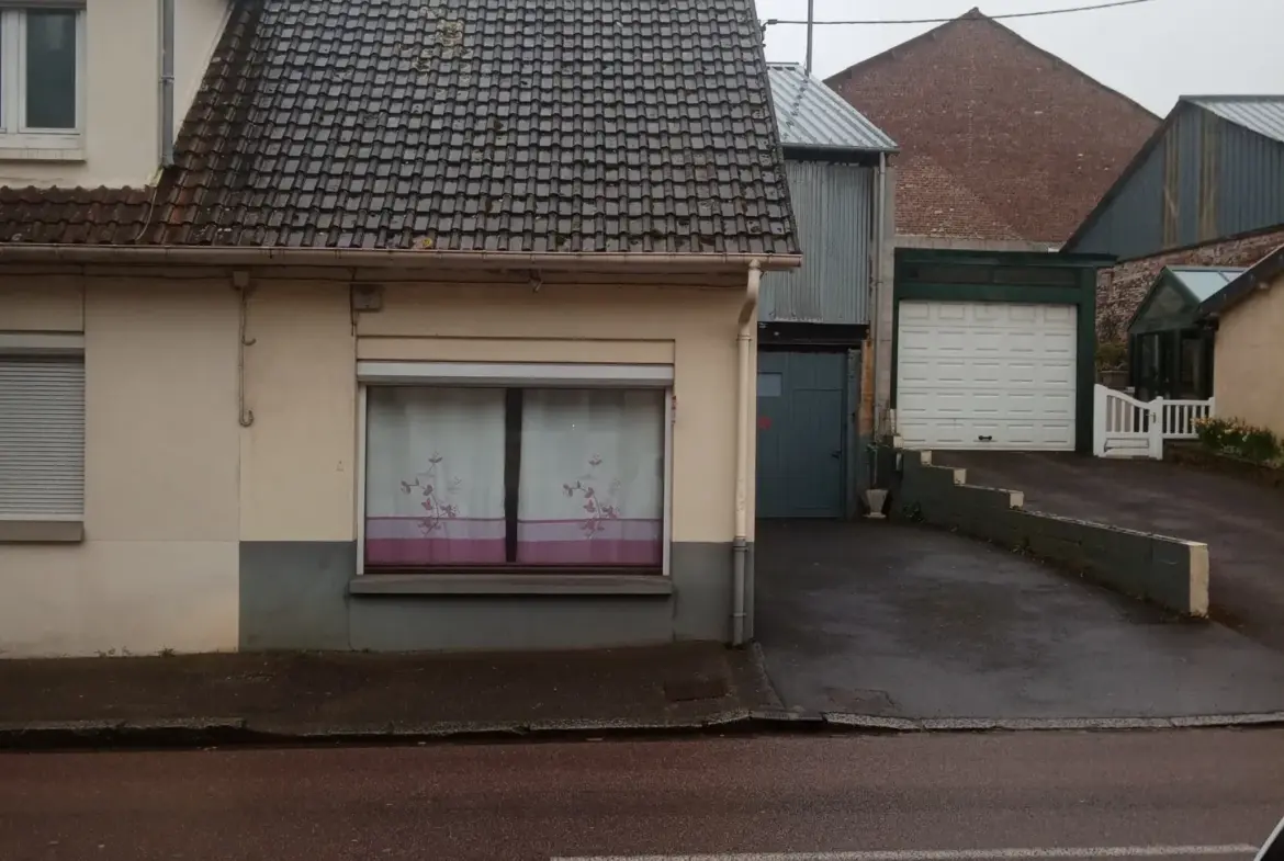 À vendre : Maison semi-mitoyenne à Eu, centre-ville 