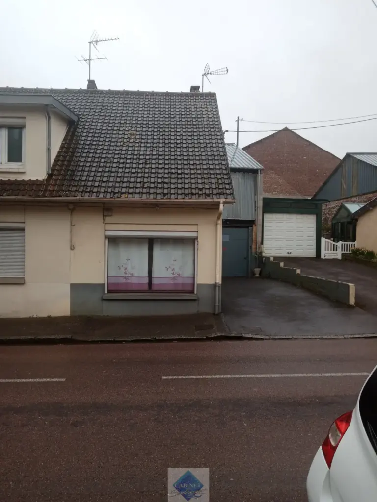 À vendre : Maison semi-mitoyenne à Eu, centre-ville