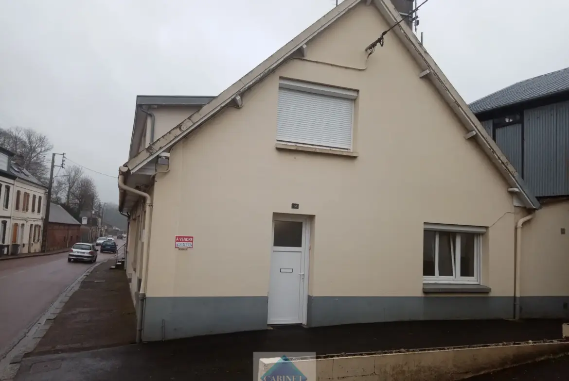 À vendre : Maison semi-mitoyenne à Eu, centre-ville 
