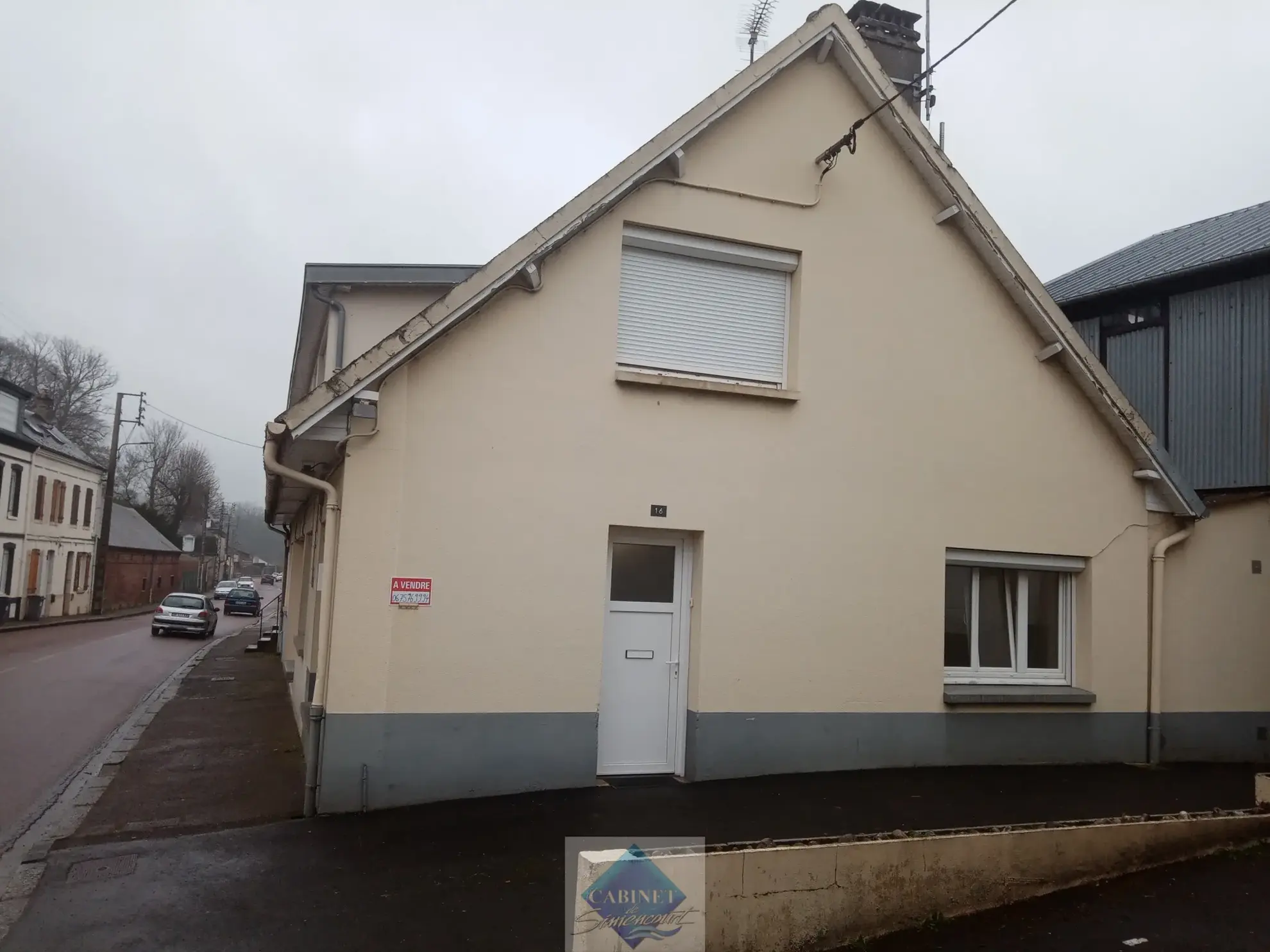 À vendre : Maison semi-mitoyenne à Eu, centre-ville 