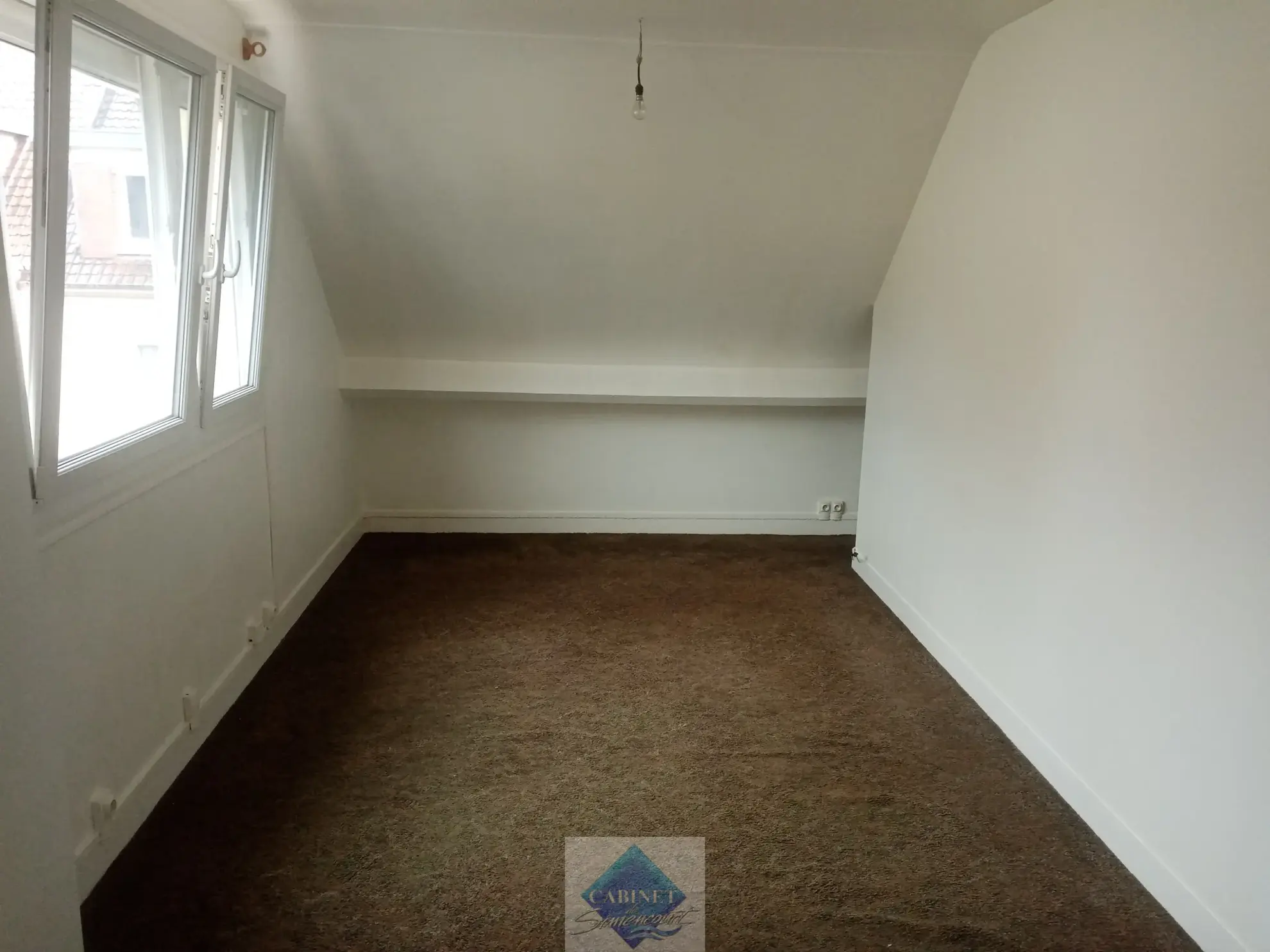 À vendre : Maison semi-mitoyenne à Eu, centre-ville 