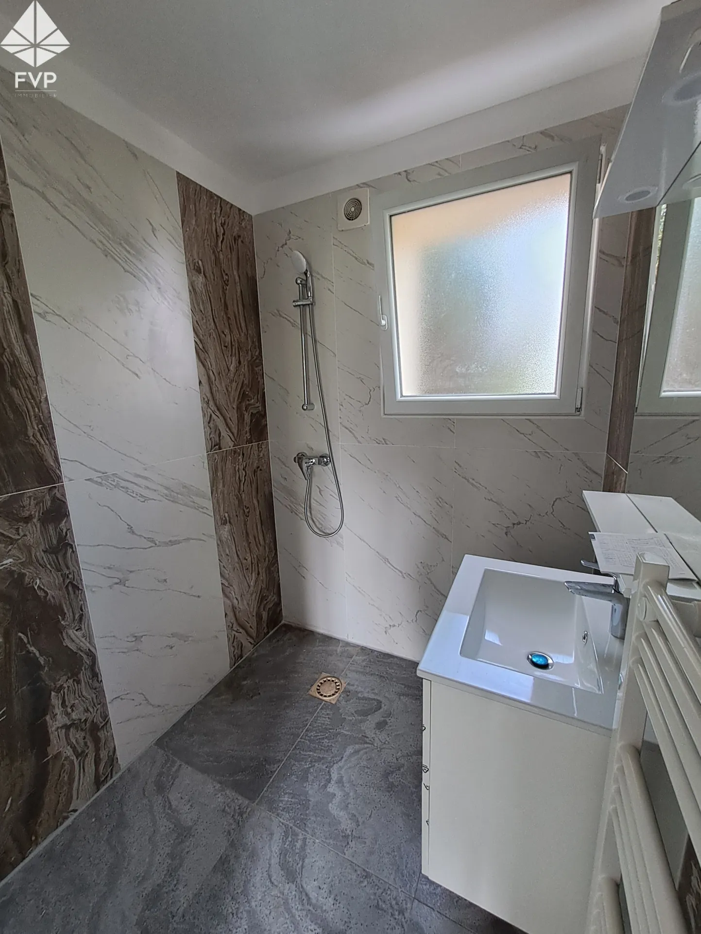 Maison Mitoyenne à Saint-Valery-en-Caux - 5 Chambres, 104 m² 