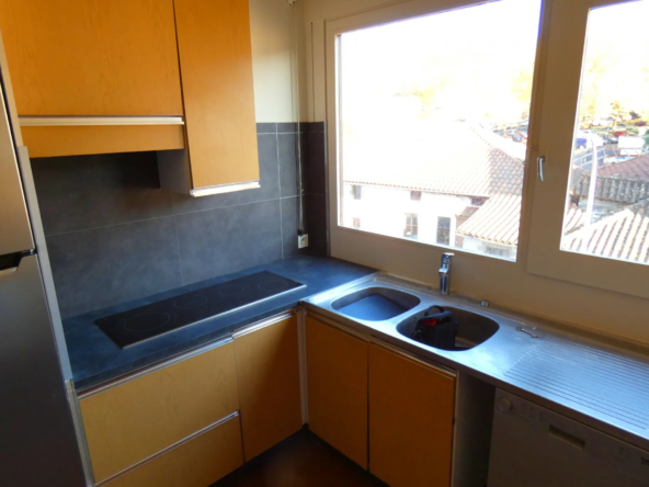 Appartement T3 à vendre à Aurillac avec ascenseur et balcons 