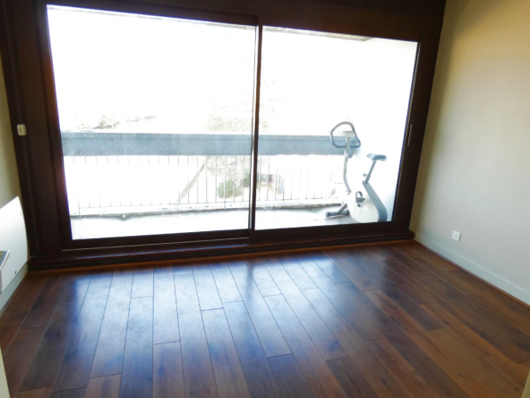 Appartement T3 à vendre à Aurillac avec ascenseur et balcons 