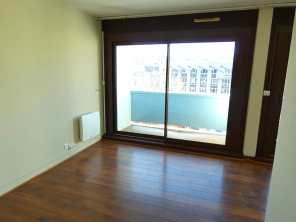 Appartement T3 à vendre à Aurillac avec ascenseur et balcons 