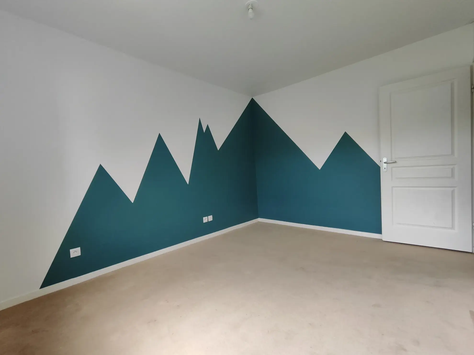 Appartement T4 à Lille Moulins avec balcons et place de parking 