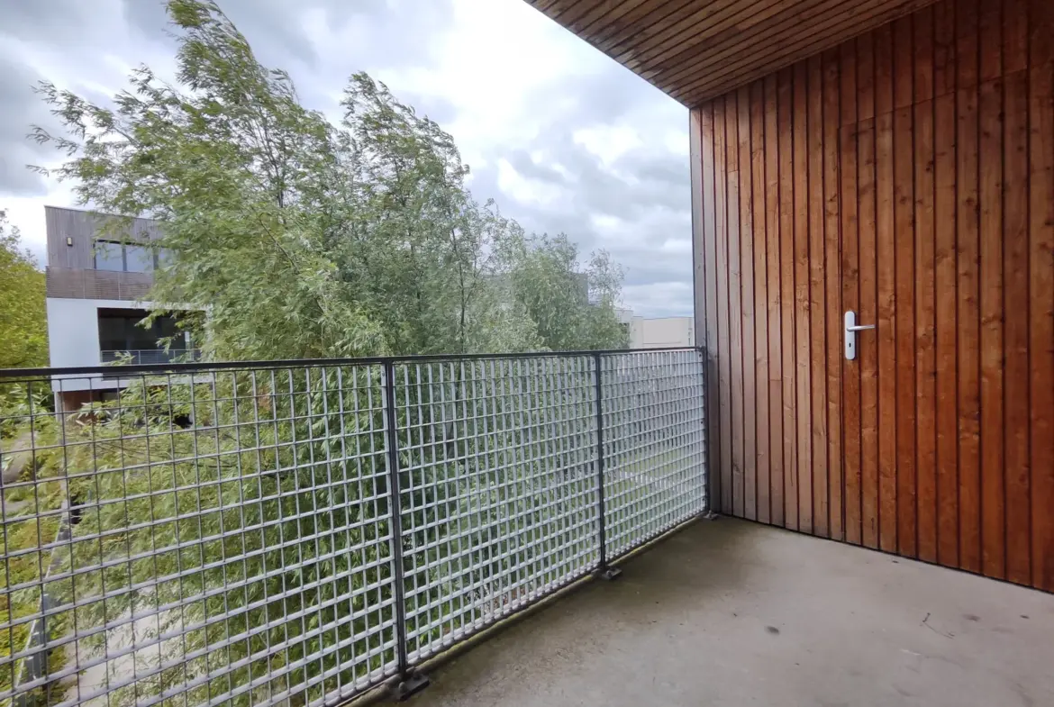 Appartement T4 à Lille Moulins avec balcons et place de parking 