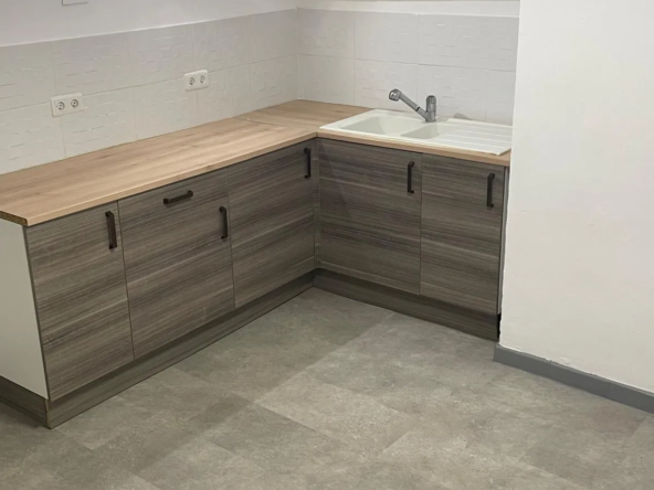 Maison de village 38 m² à Valréas - Sous compromis 