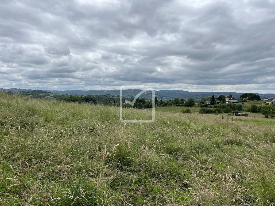 Beau terrain de 1431 m² à Malemort sur Correze 