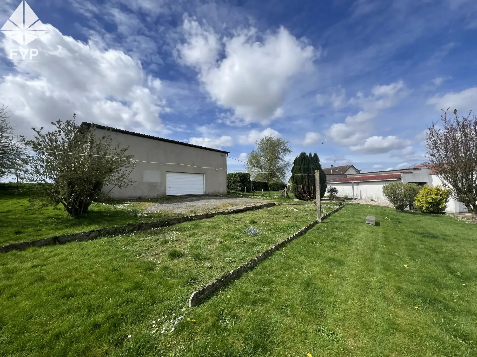 Maison T5 à Fauville en Caux avec dépendances à vendre 