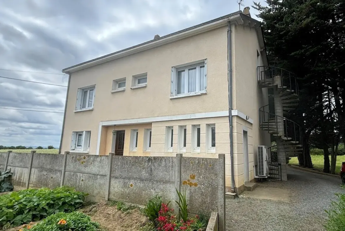 Maison spacieuse à vendre près de Chemillé à Chanzeaux 