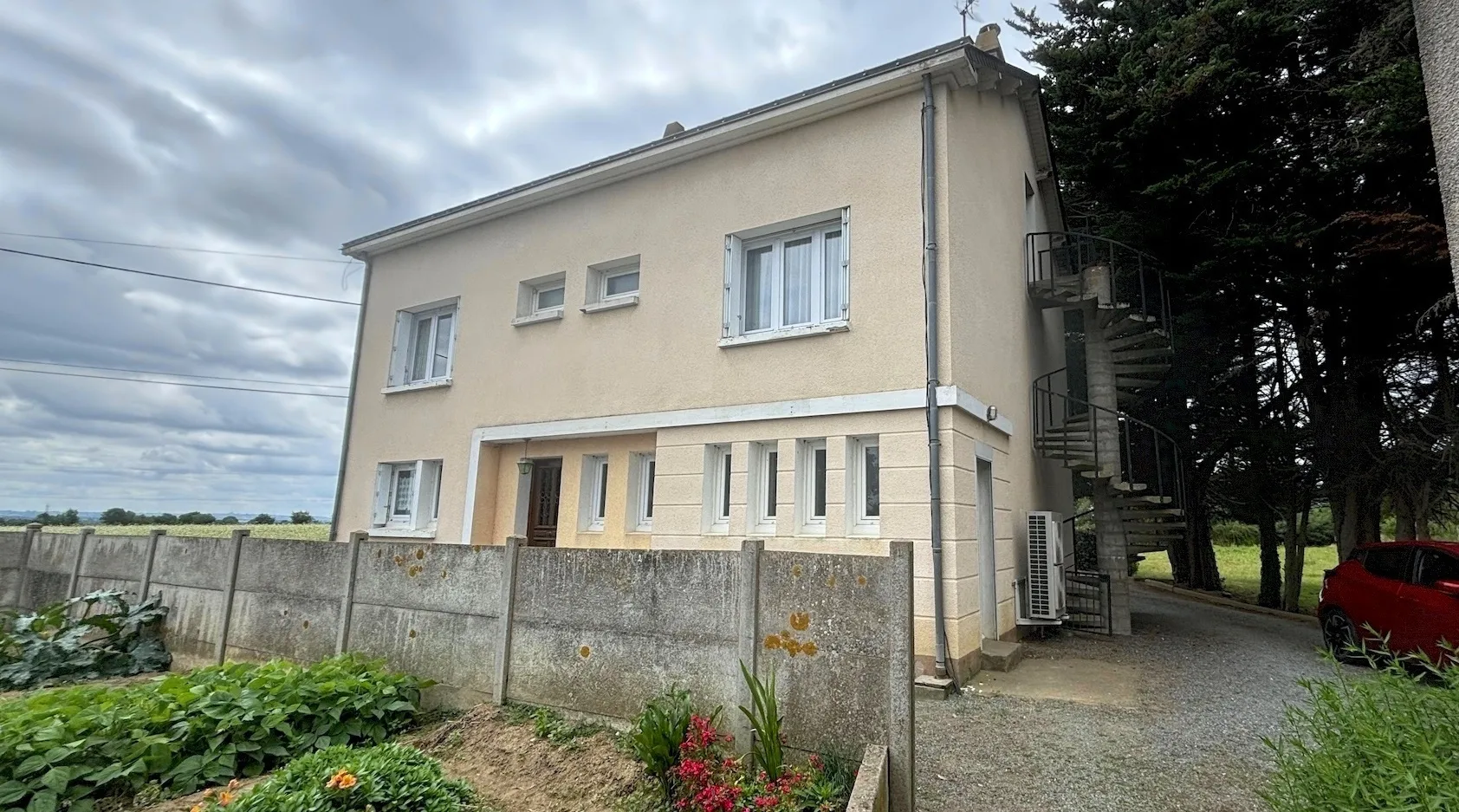Maison spacieuse à vendre près de Chemillé à Chanzeaux 