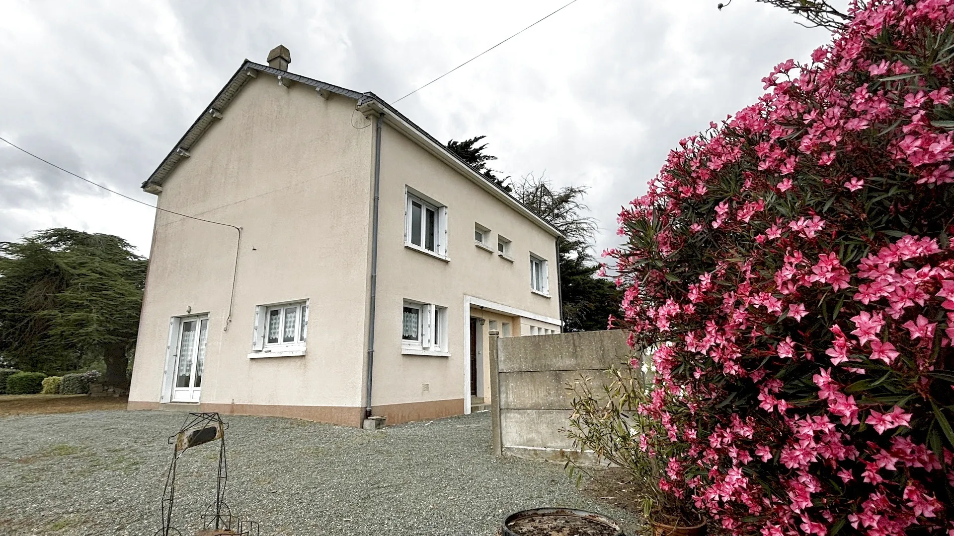 Maison spacieuse à vendre près de Chemillé à Chanzeaux 