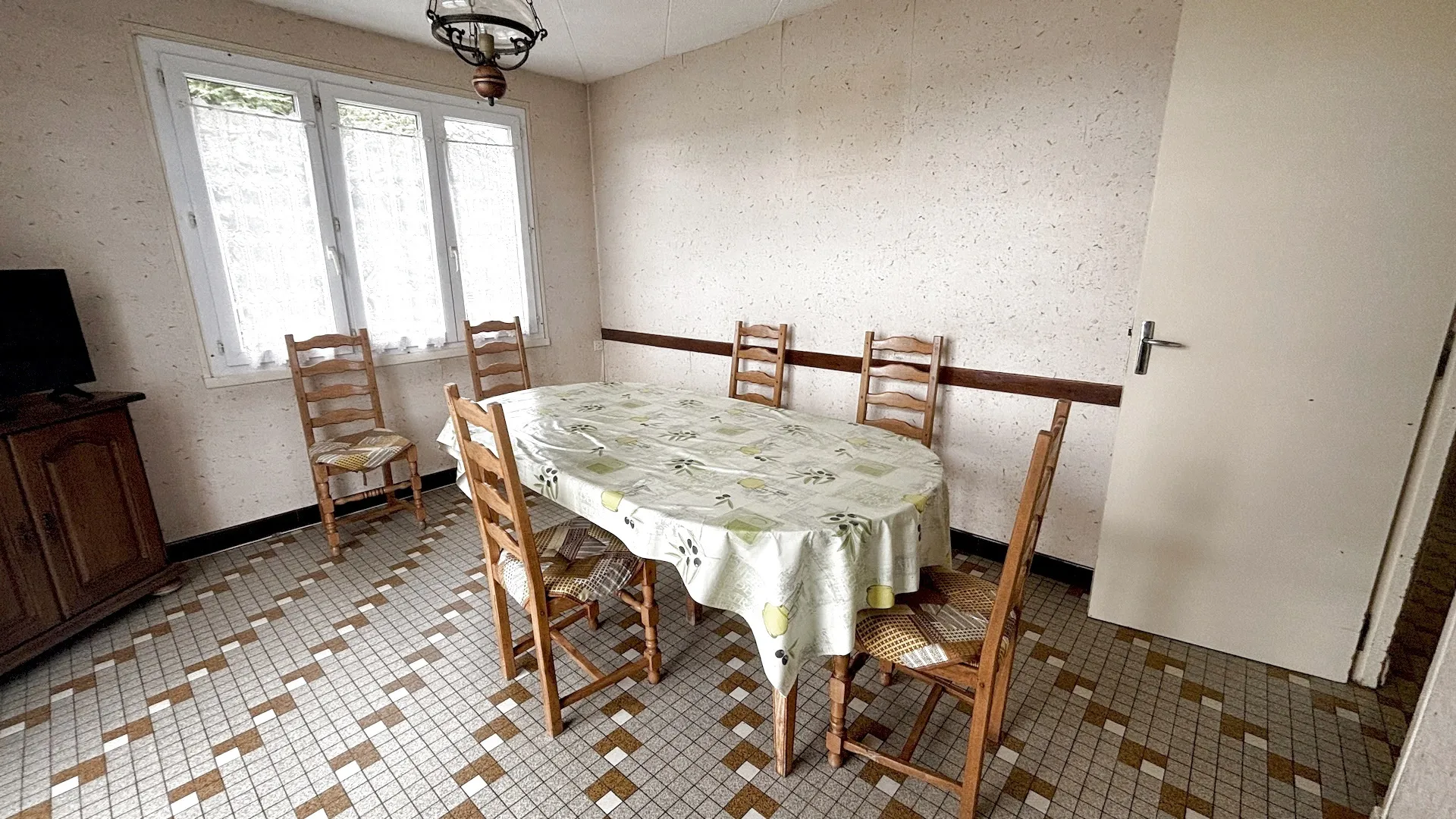 Maison spacieuse à vendre près de Chemillé à Chanzeaux 
