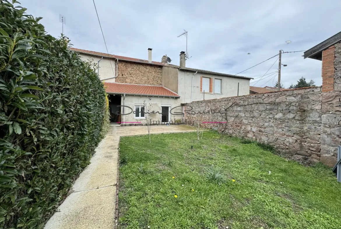 Maison de village avec terrain à Amplepuis 