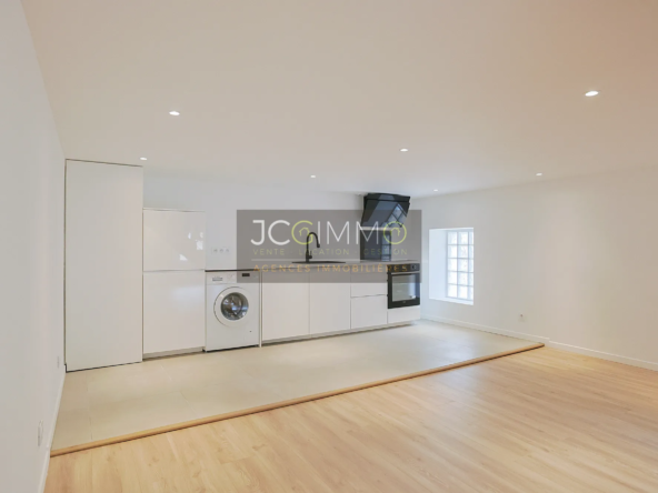 Superbe Loft Duplex T4 Rénové à Sollies Pont - 120 m² 