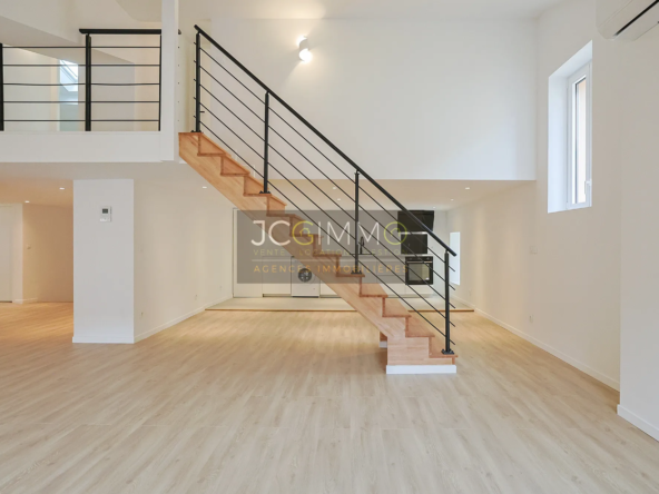 Superbe Loft Duplex T4 Rénové à Sollies Pont - 120 m² 