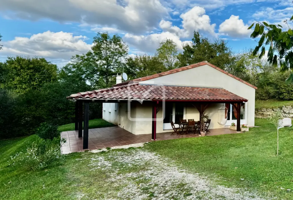 Pavillon Contemporain à Frayssinet avec Terrain Arboré