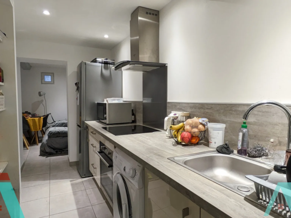 Appartement T2 de 35m² avec Terrasse et Annexe à Signes 